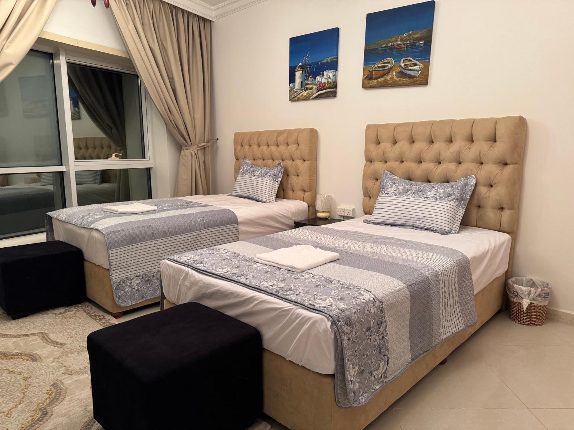 The Family Spot Appartement Sharjah Buitenkant foto